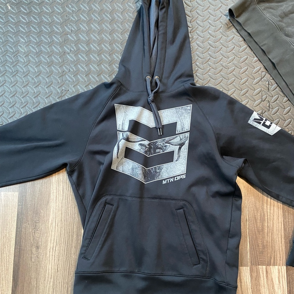 Mtn ops black elk logo hoodie